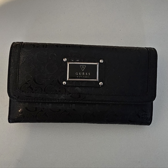 GUESS wallet - Picture 1 of 3